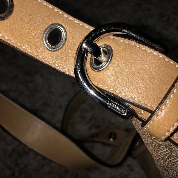 Authentic Coach tan signature C crossbody bag - Picture 8 of 9